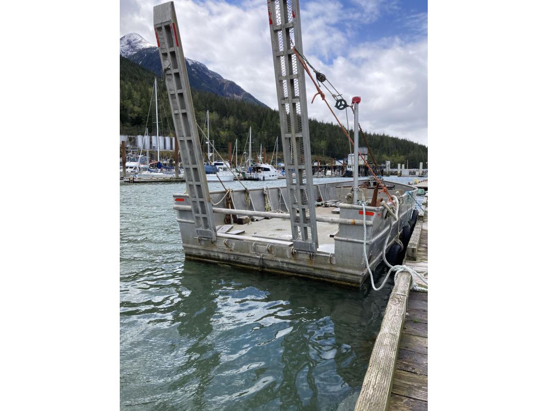 Raider Aluminum Barge image 7