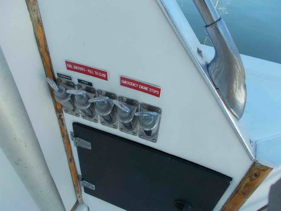 Uniflite Passenger Boat image 20
