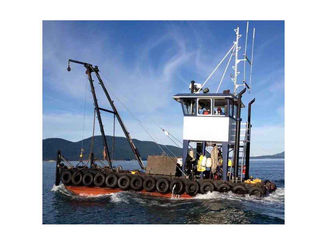 Flat Decked Power Scow Tug image 0