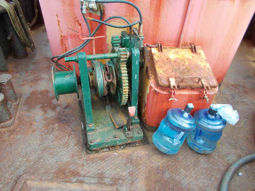 Tug image 15