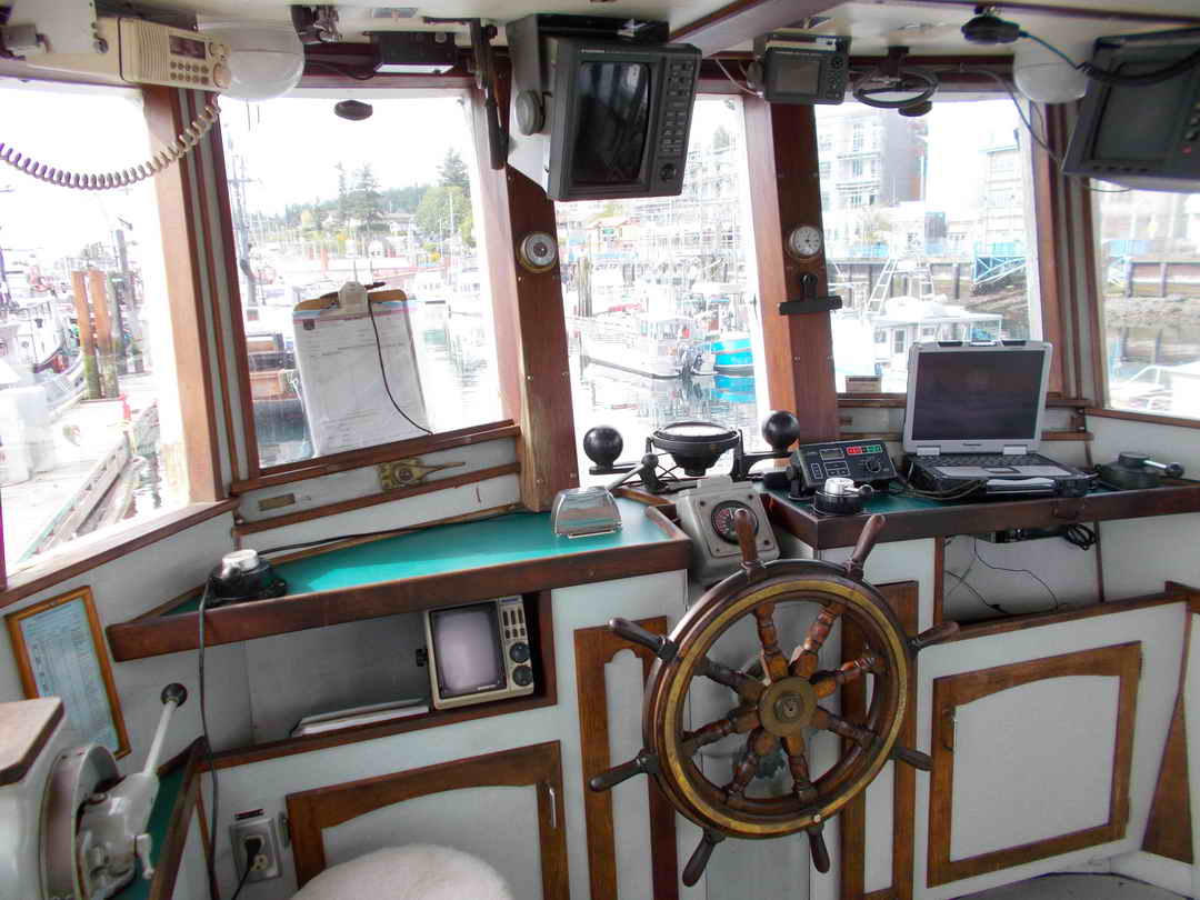 Tug image 24