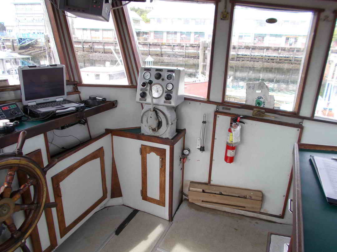 Tug image 27