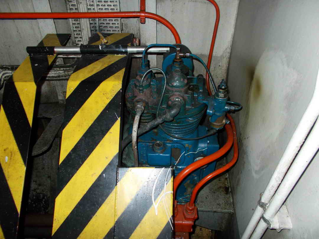 Tug image 54