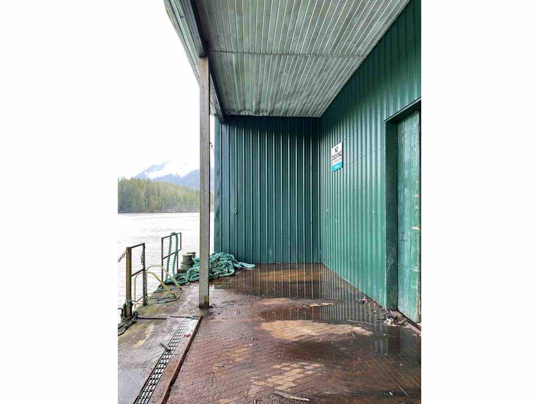Steel Camp Barge image 9