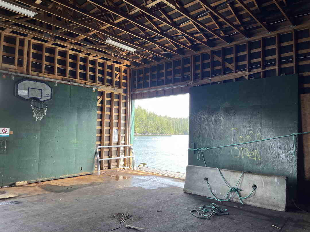 Steel Camp Barge image 15
