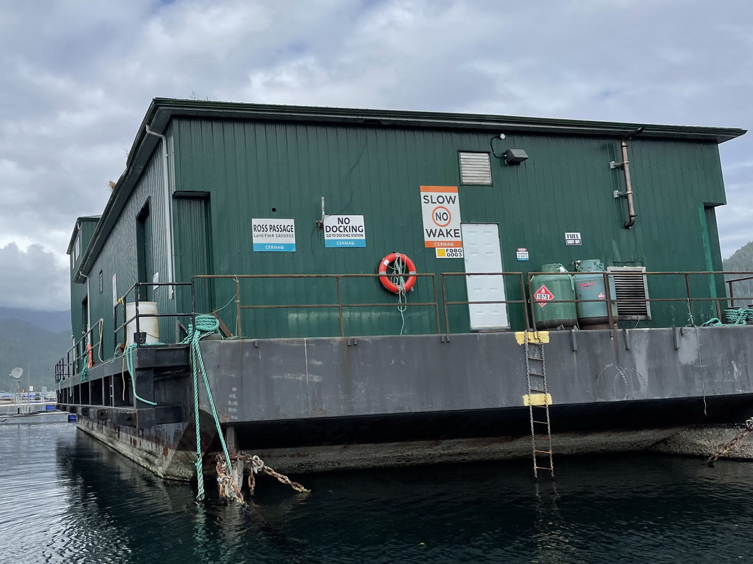 Steel Camp Barge image 2