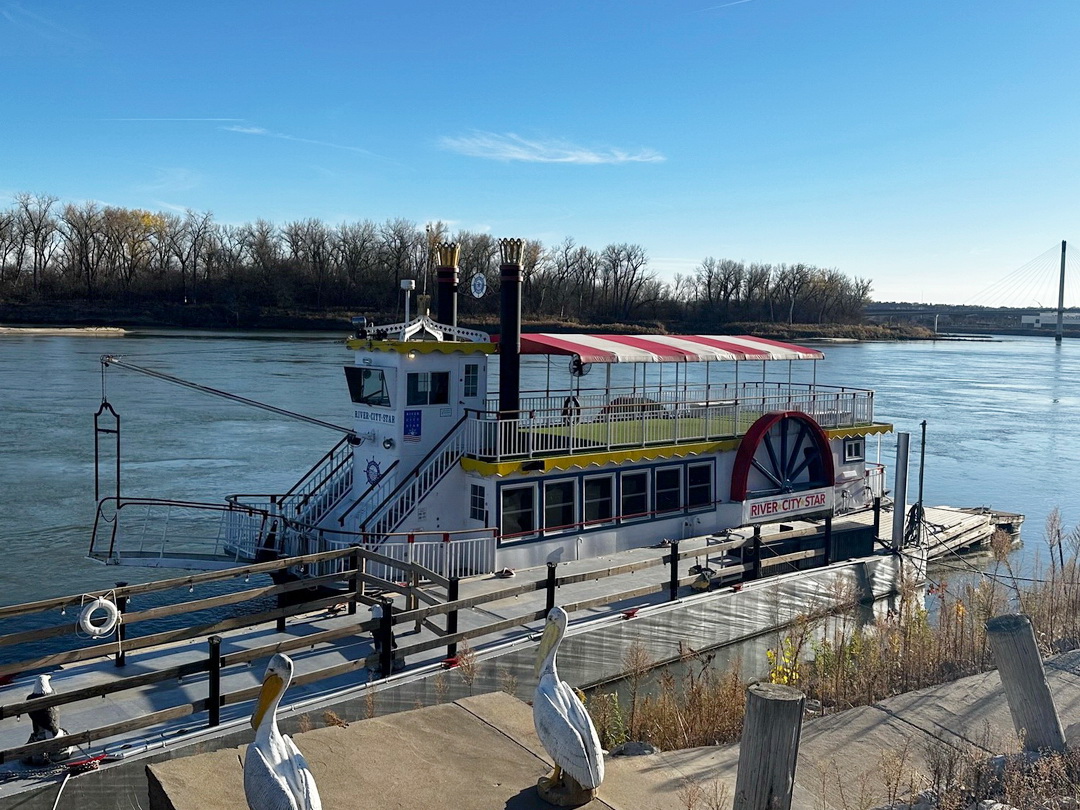 Skipperliner Paddlewheel Riverboat image 2