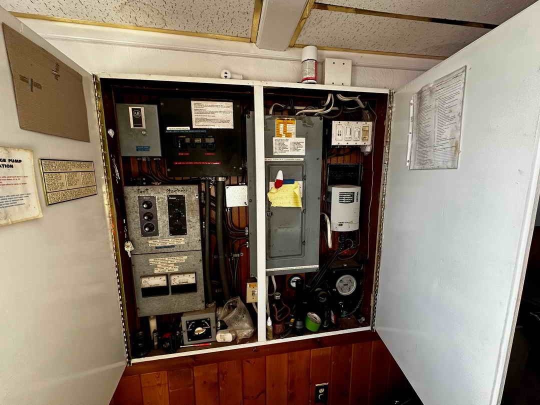 Skipperliner Paddlewheel Riverboat image 17