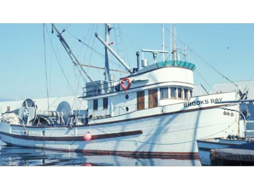 The Keeper DLX Ice Fishing Sea - Elsenpeter Auctions & Real Estate
